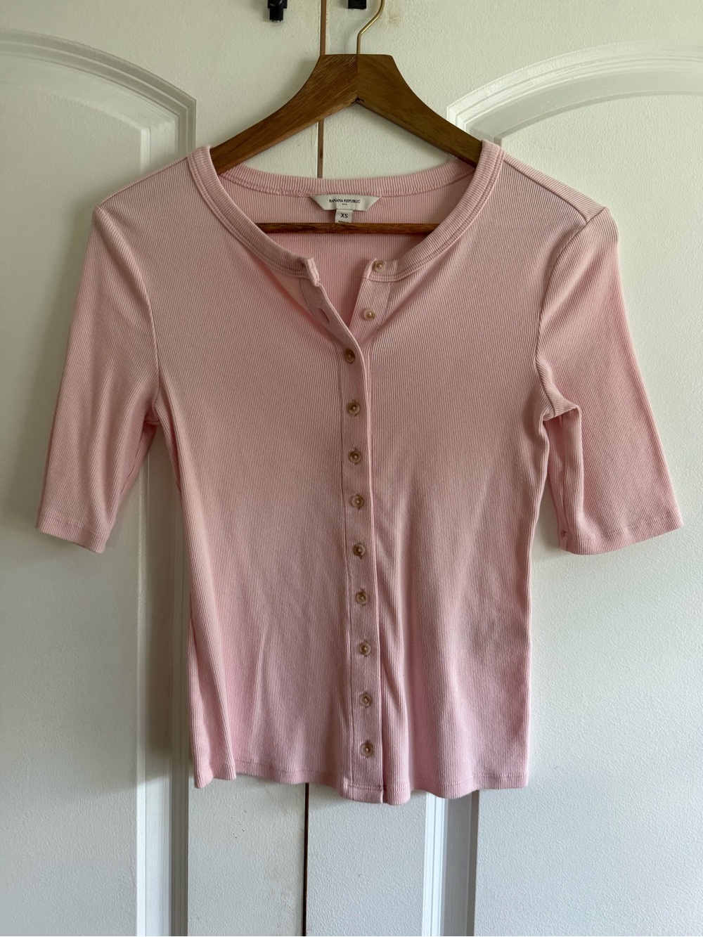 Banana Republic Pale Pink Ribbed Button-Front Tee